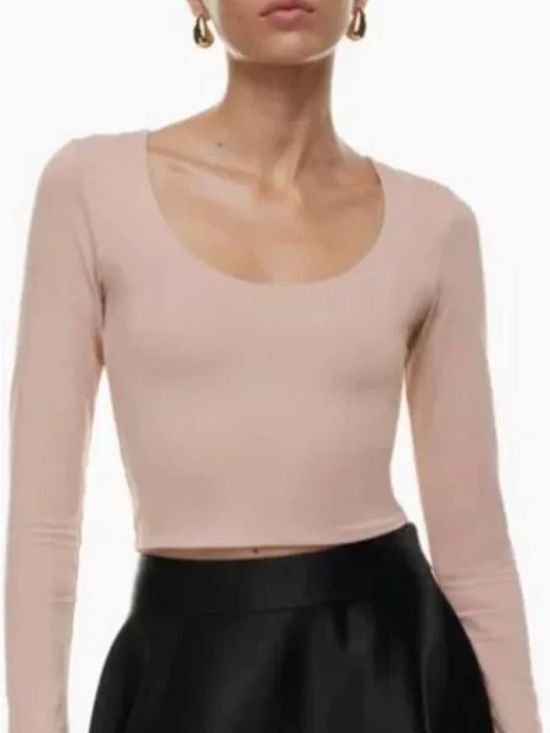 Babaton Tops - Aritzia Babaton Contour Scoopneck Longsleeve Cropped in Taupe